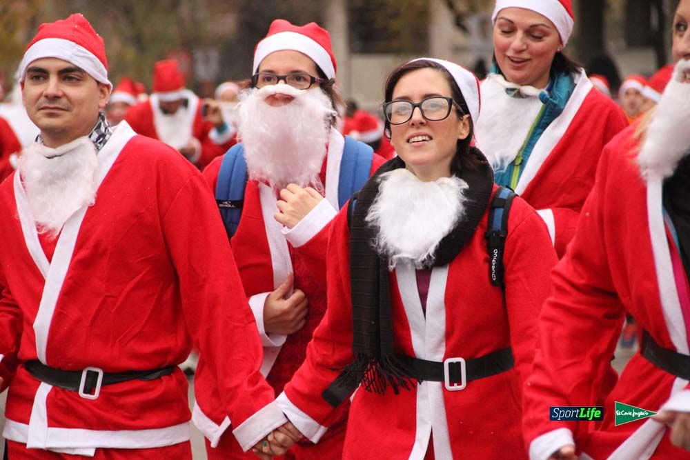 Galería de la Carrera de Papá Noel, ambiente, salida y entra en meta hasta el minuto 25