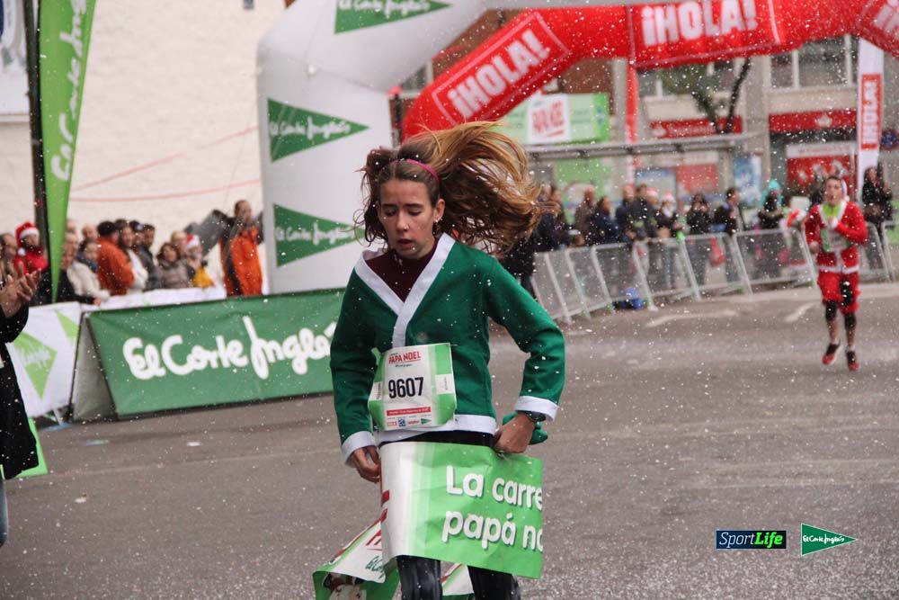 Galería de la Carrera de Papá Noel, ambiente, salida y entra en meta hasta el minuto 25