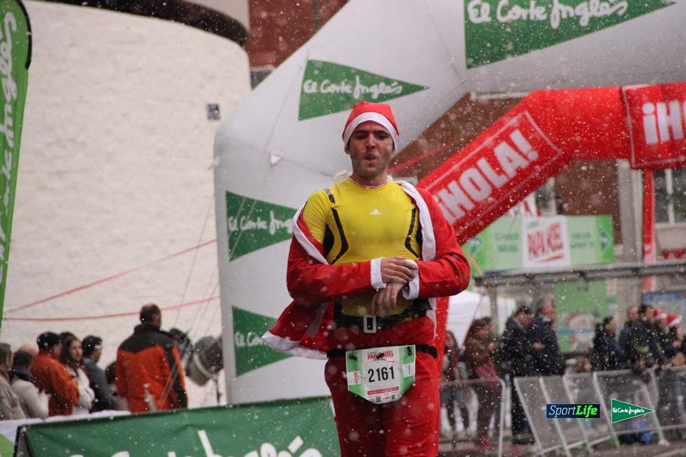 Galería de la Carrera de Papá Noel, ambiente, salida y entra en meta hasta el minuto 25