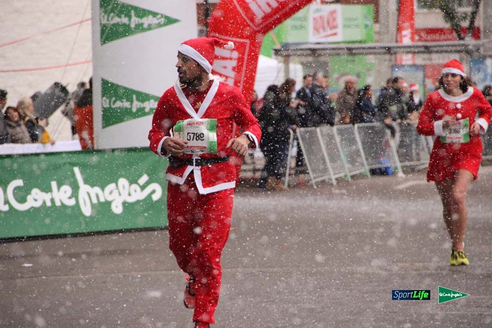 Galería de la Carrera de Papá Noel, ambiente, salida y entra en meta hasta el minuto 25