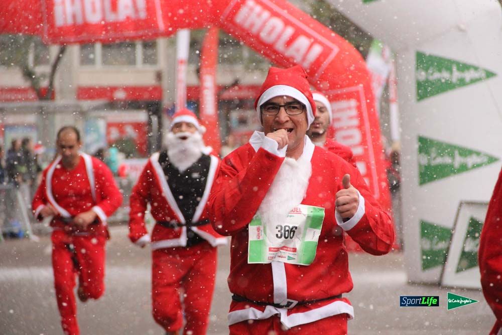 Galería de la Carrera de Papá Noel, ambiente, salida y entra en meta hasta el minuto 25
