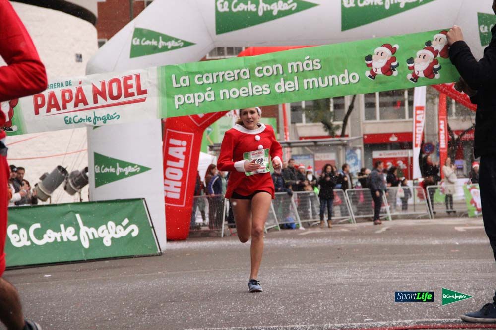 Galería de la Carrera de Papá Noel, ambiente, salida y entra en meta hasta el minuto 25