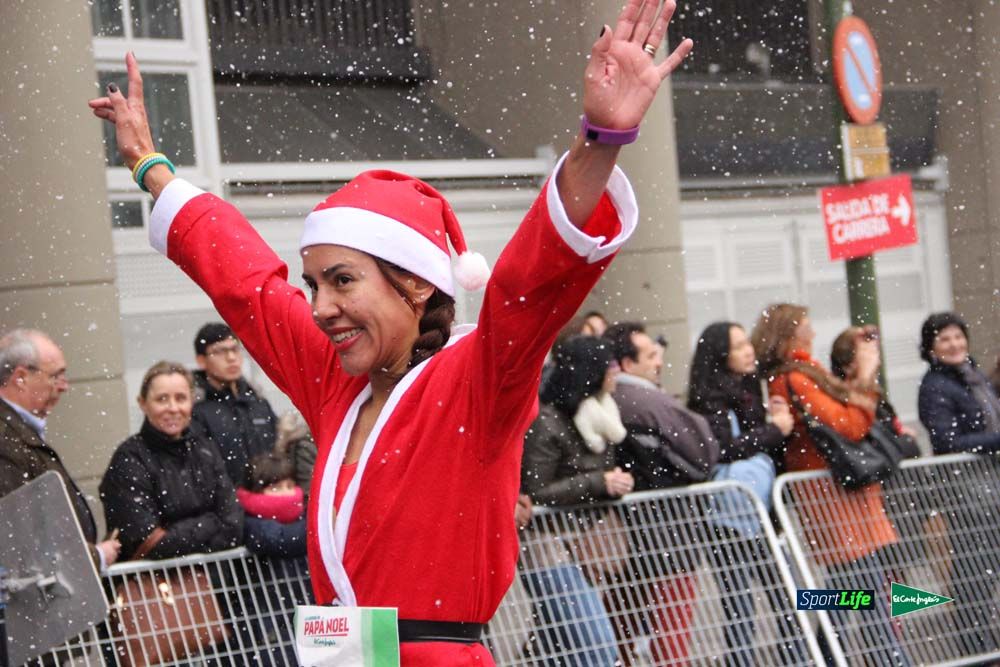 Galería de la Carrera de Papá Noel, ambiente, salida y entra en meta hasta el minuto 25