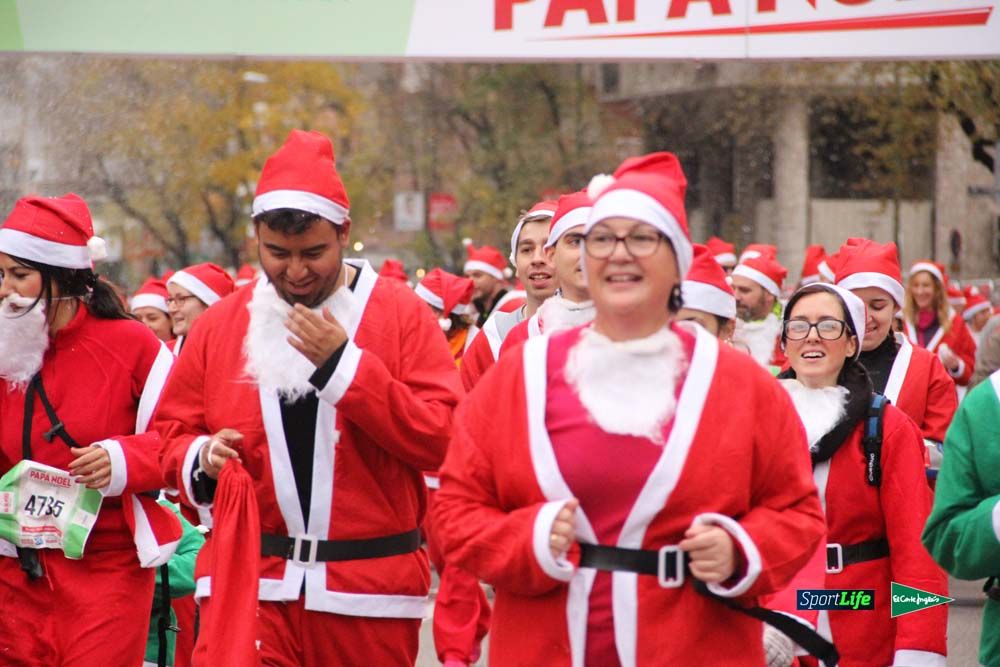 Galería de la Carrera de Papá Noel, ambiente, salida y entra en meta hasta el minuto 25