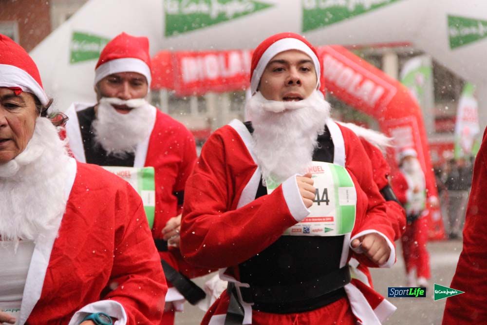 Galería de la Carrera de Papá Noel, ambiente, salida y entra en meta hasta el minuto 25