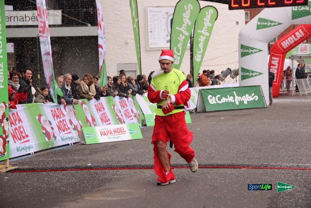 Galería de la Carrera de Papá Noel, ambiente, salida y entra en meta hasta el minuto 25