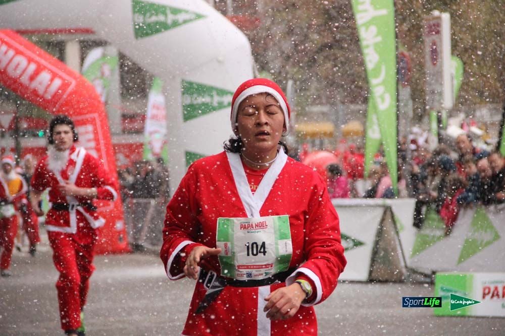 Galería de la Carrera de Papá Noel, ambiente, salida y entra en meta hasta el minuto 25