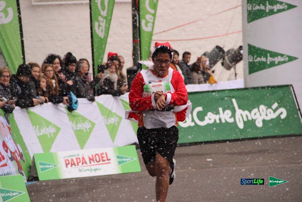 Galería de la Carrera de Papá Noel, ambiente, salida y entra en meta hasta el minuto 25