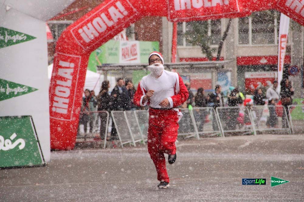 Galería de la Carrera de Papá Noel, ambiente, salida y entra en meta hasta el minuto 25