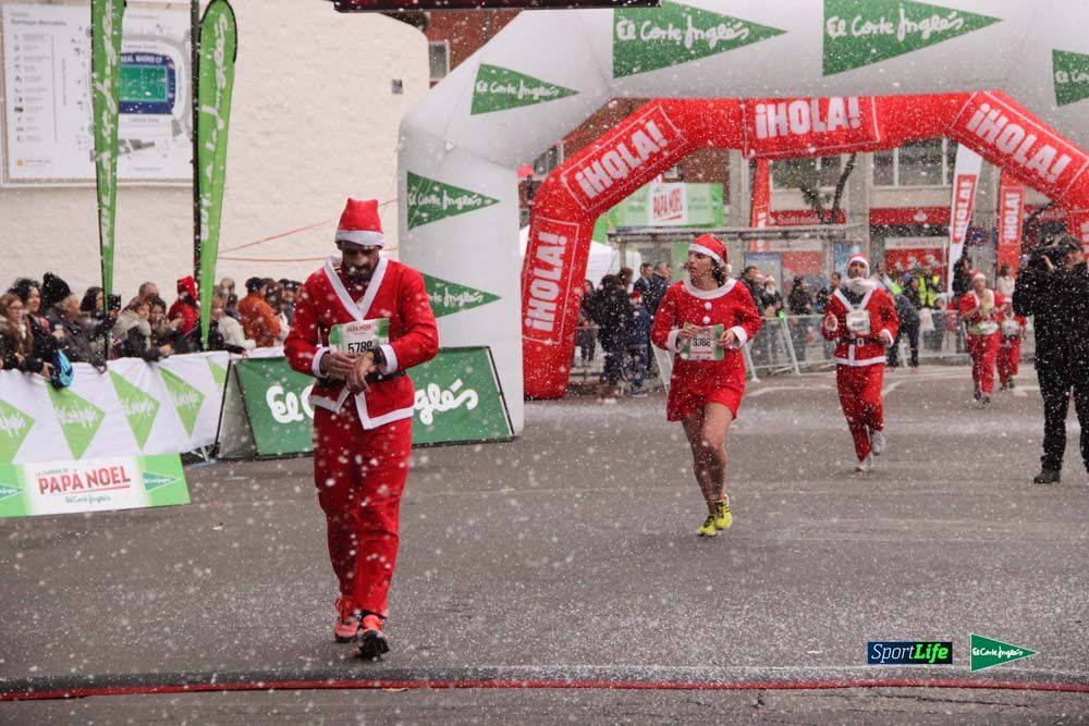 Galería de la Carrera de Papá Noel, ambiente, salida y entra en meta hasta el minuto 25