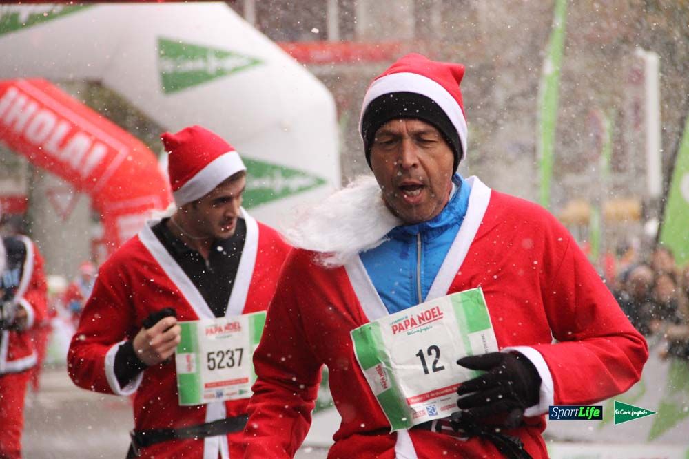 Galería de la Carrera de Papá Noel, ambiente, salida y entra en meta hasta el minuto 25