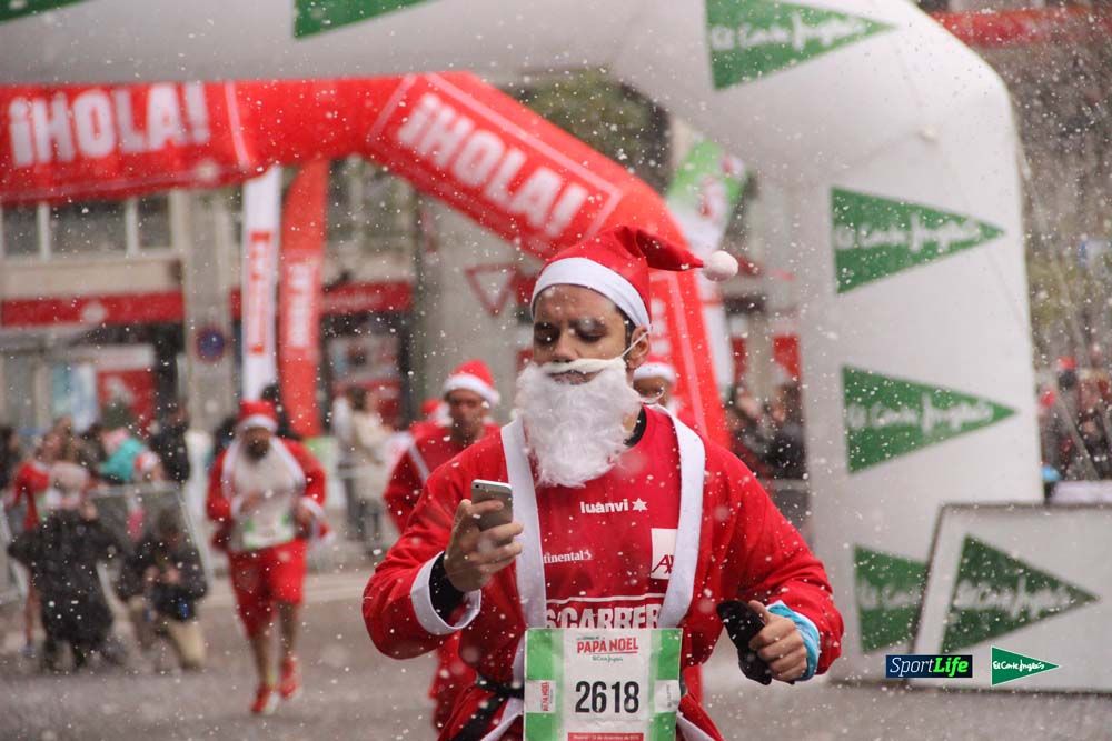 Galería de la Carrera de Papá Noel, ambiente, salida y entra en meta hasta el minuto 25