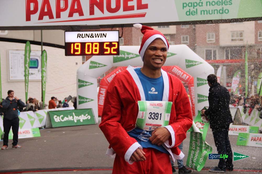 Galería de la Carrera de Papá Noel, ambiente, salida y entra en meta hasta el minuto 25