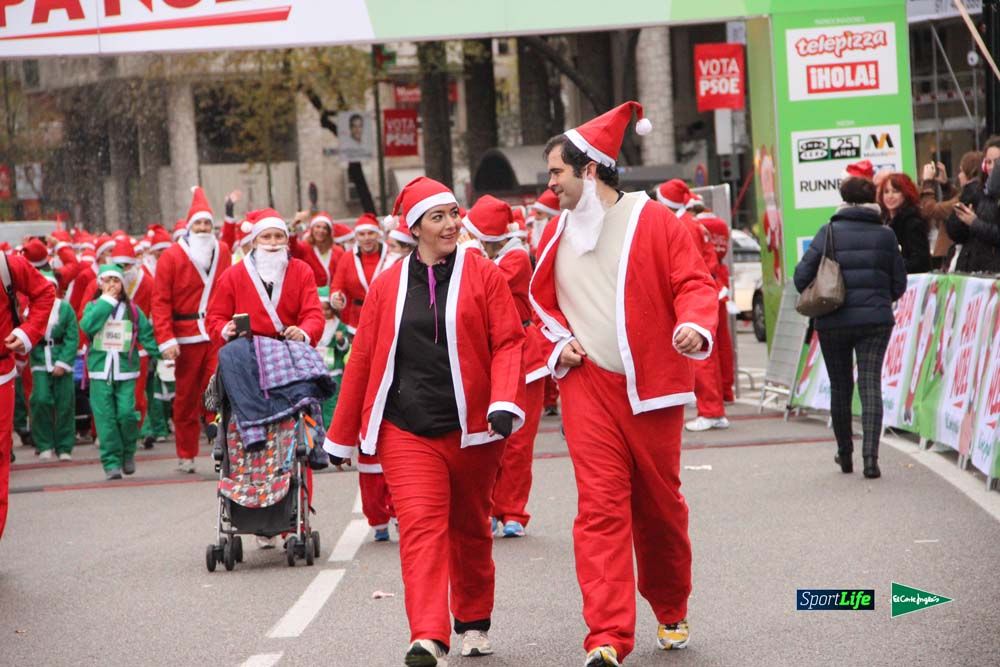 Galería de la Carrera de Papá Noel, ambiente, salida y entra en meta hasta el minuto 25