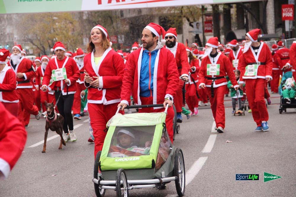 Galería de la Carrera de Papá Noel, ambiente, salida y entra en meta hasta el minuto 25