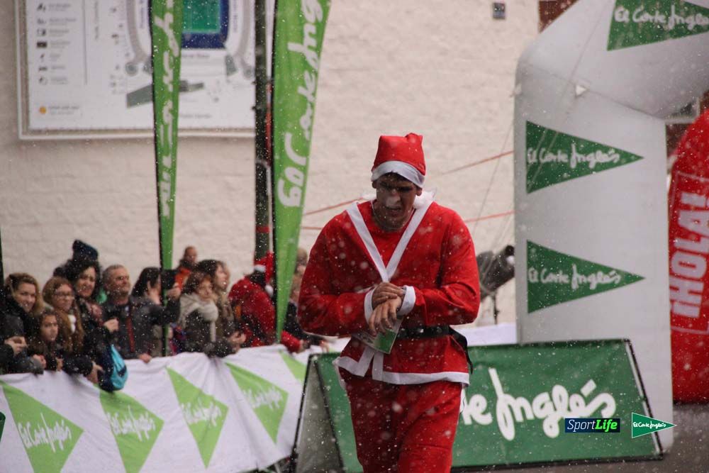 Galería de la Carrera de Papá Noel, ambiente, salida y entra en meta hasta el minuto 25