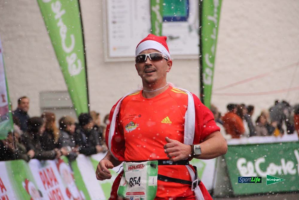 Galería de la Carrera de Papá Noel, ambiente, salida y entra en meta hasta el minuto 25