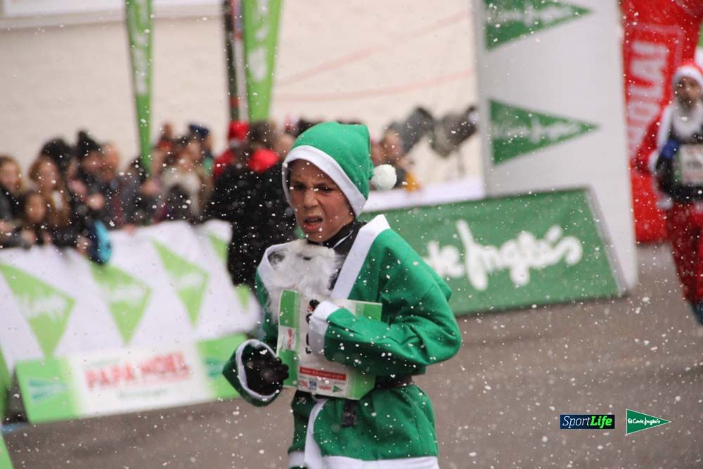 Galería de la Carrera de Papá Noel, ambiente, salida y entra en meta hasta el minuto 25