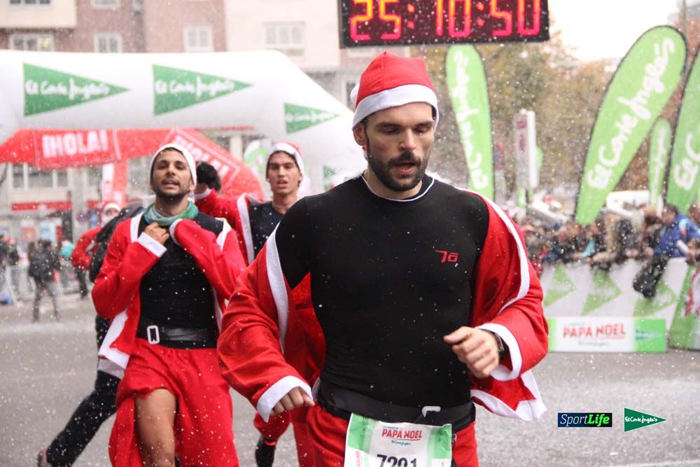 Galería de la Carrera de Papá Noel, ambiente, salida y entra en meta hasta el minuto 25