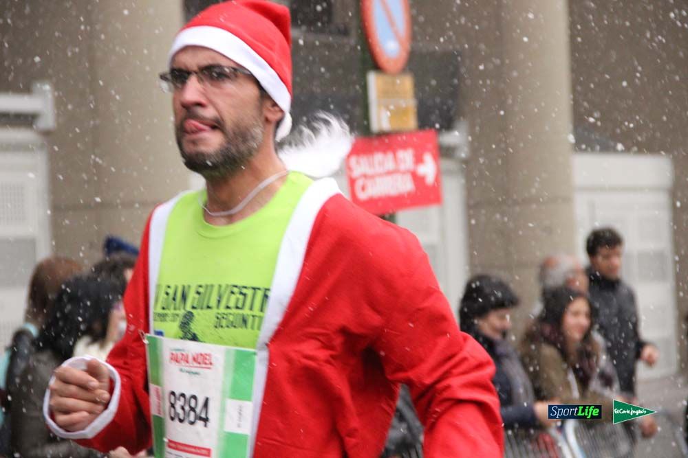 Galería de la Carrera de Papá Noel, ambiente, salida y entra en meta hasta el minuto 25