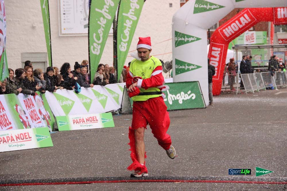 Galería de la Carrera de Papá Noel, ambiente, salida y entra en meta hasta el minuto 25