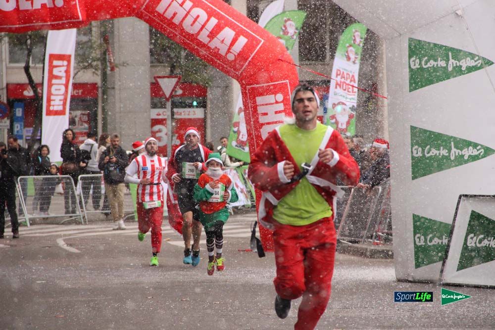 Galería de la Carrera de Papá Noel, ambiente, salida y entra en meta hasta el minuto 25