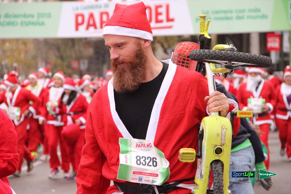 Galería de la Carrera de Papá Noel, ambiente, salida y entra en meta hasta el minuto 25