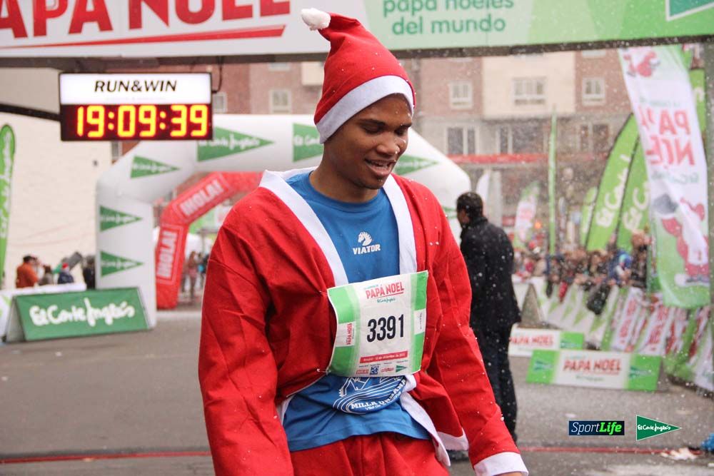 Galería de la Carrera de Papá Noel, ambiente, salida y entra en meta hasta el minuto 25