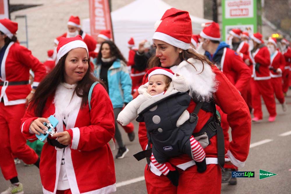 Galería de la Carrera de Papá Noel, ambiente, salida y entra en meta hasta el minuto 25