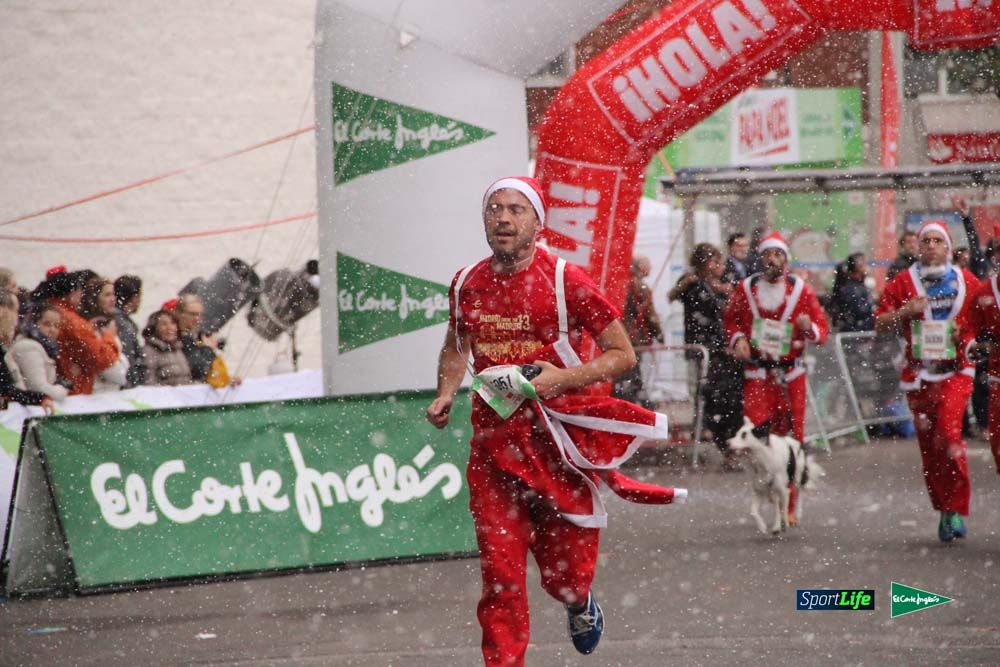 Galería de la Carrera de Papá Noel, ambiente, salida y entra en meta hasta el minuto 25