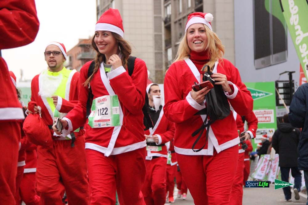 Galería de la Carrera de Papá Noel, ambiente, salida y entra en meta hasta el minuto 25