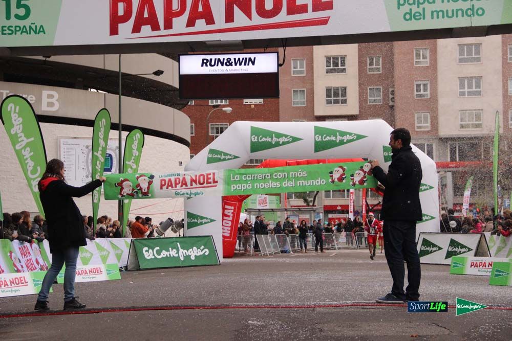 Galería de la Carrera de Papá Noel, ambiente, salida y entra en meta hasta el minuto 25
