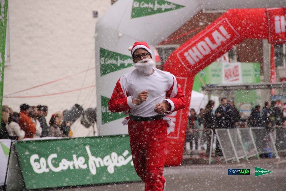 Galería de la Carrera de Papá Noel, ambiente, salida y entra en meta hasta el minuto 25