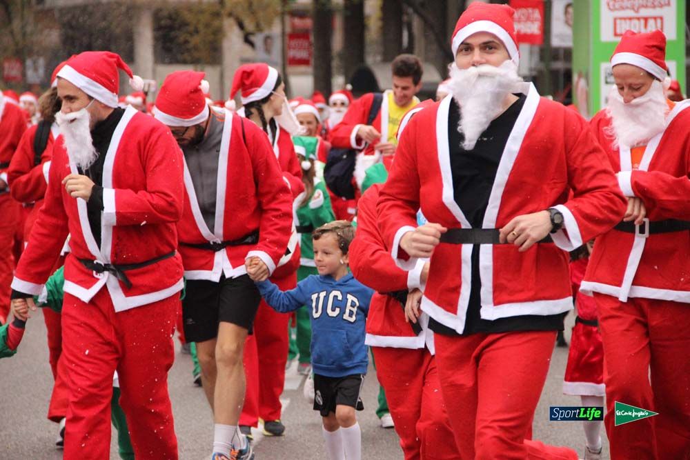 Galería de la Carrera de Papá Noel, ambiente, salida y entra en meta hasta el minuto 25