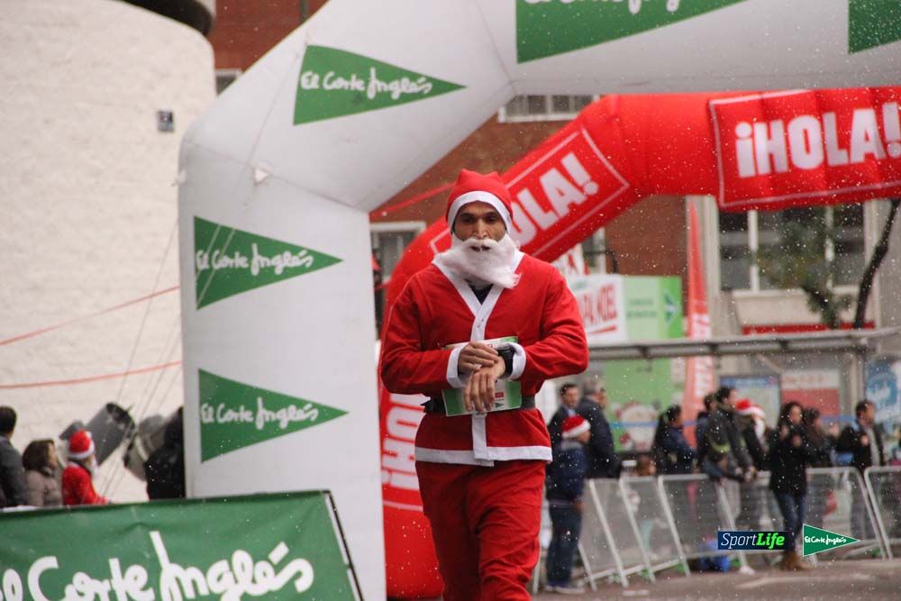 Galería de la Carrera de Papá Noel, ambiente, salida y entra en meta hasta el minuto 25