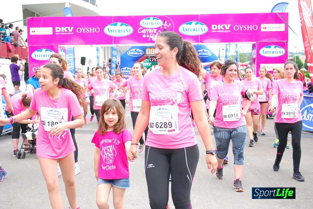 Carrera de la Mujer de Gijón meta 3 (de 41:44 a 45:40))