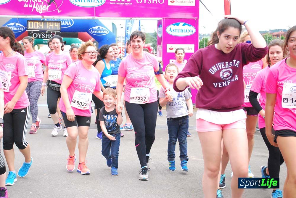 Carrera de la Mujer de Gijón meta 3 (de 41:44 a 45:40))