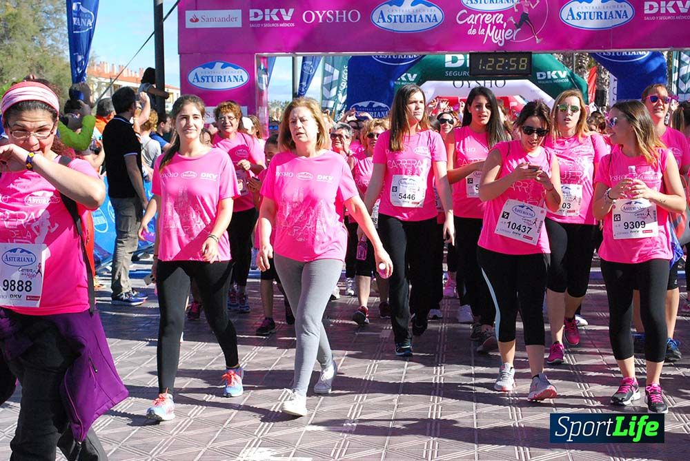 Carrera de la Mujer Valencia 2016: meta (de 1:22 a 1:32)