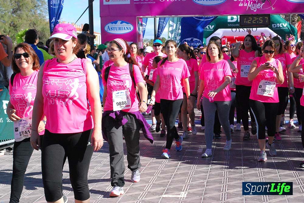 Carrera de la Mujer Valencia 2016: meta (de 1:22 a 1:32)