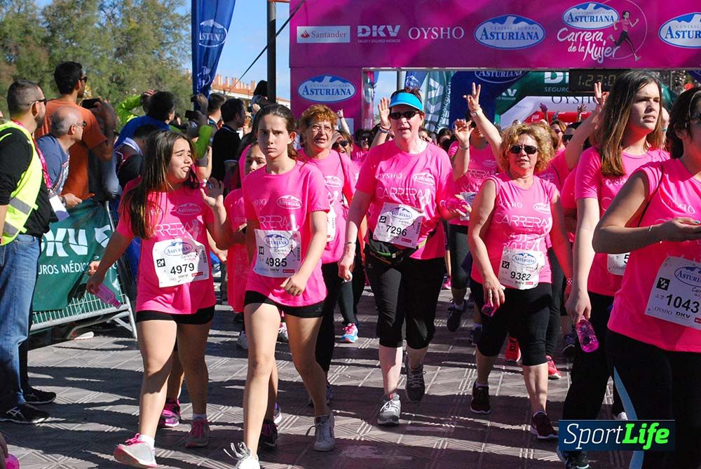 Carrera de la Mujer Valencia 2016: meta (de 1:22 a 1:32)