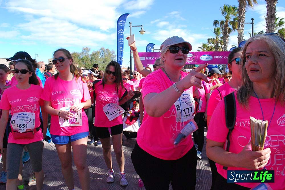 Carrera de la Mujer Valencia 2016: meta (de 1:22 a 1:32)