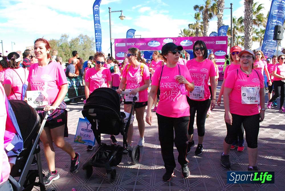 Carrera de la Mujer Valencia 2016: meta (de 1:22 a 1:32)