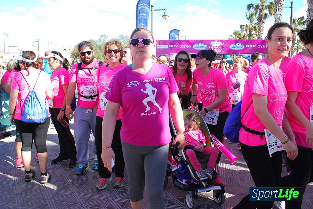 Carrera de la Mujer Valencia 2016: meta (de 1:22 a 1:32)