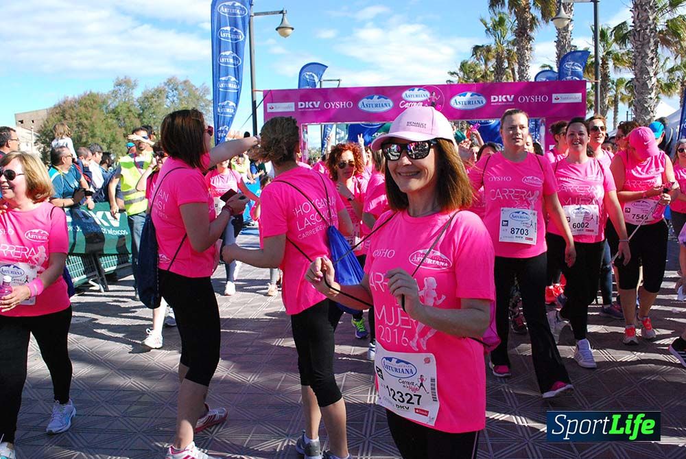 Carrera de la Mujer Valencia 2016: meta (de 1:22 a 1:32)