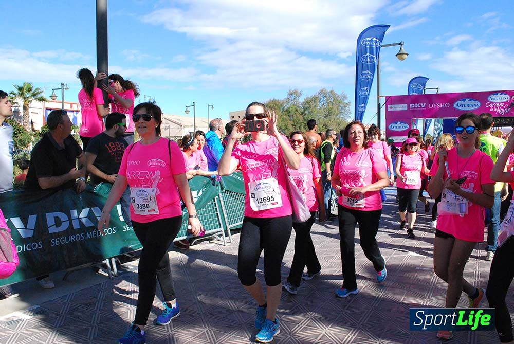 Carrera de la Mujer Valencia 2016: meta (de 1:22 a 1:32)