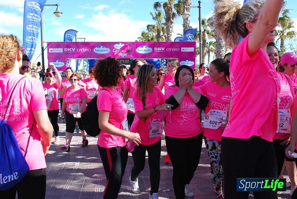 Carrera de la Mujer Valencia 2016: meta (de 1:22 a 1:32)