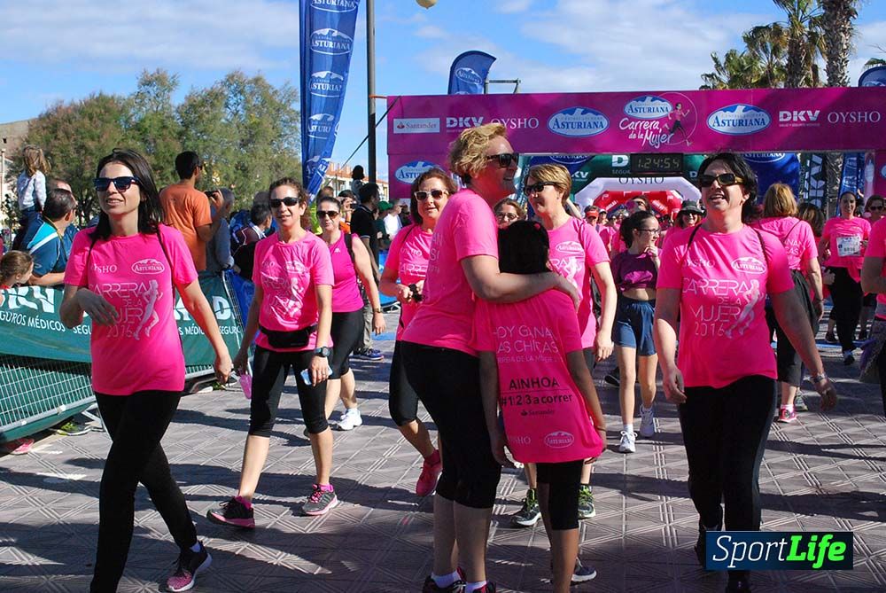 Carrera de la Mujer Valencia 2016: meta (de 1:22 a 1:32)
