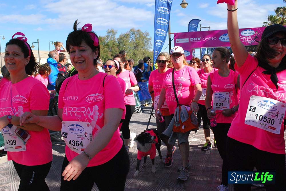 Carrera de la Mujer Valencia 2016: meta (de 1:22 a 1:32)