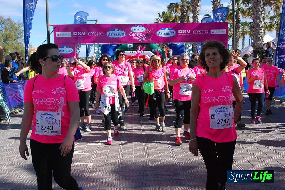 Carrera de la Mujer Valencia 2016: meta (de 1:22 a 1:32)