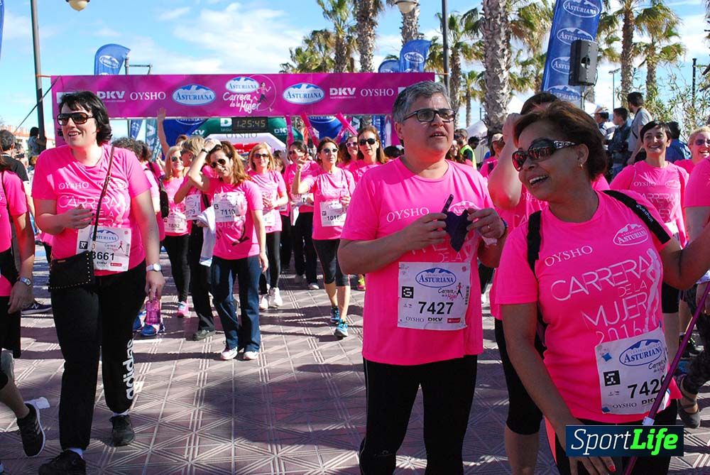 Carrera de la Mujer Valencia 2016: meta (de 1:22 a 1:32)